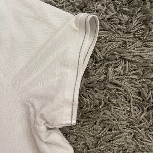 (2) Mens shirts - Picture 10 of 11